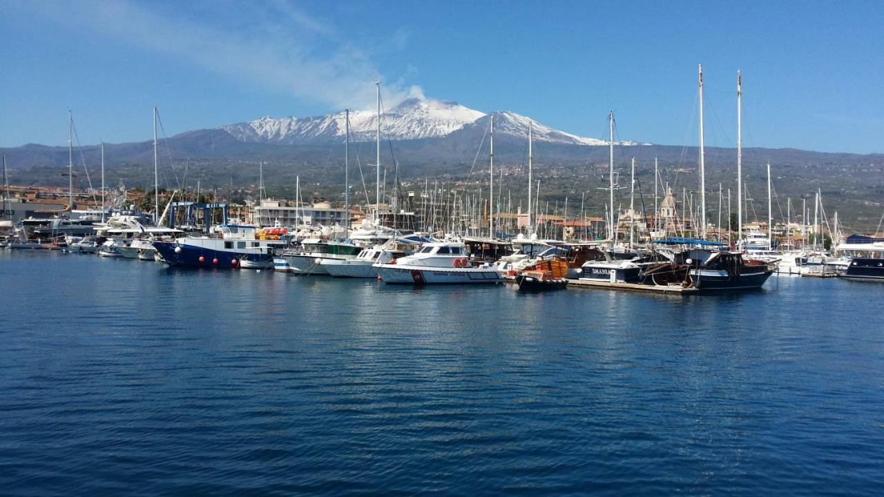 Casa Donna Rosaria Tra Etna E Taormina Apartman Riposto Kültér fotó