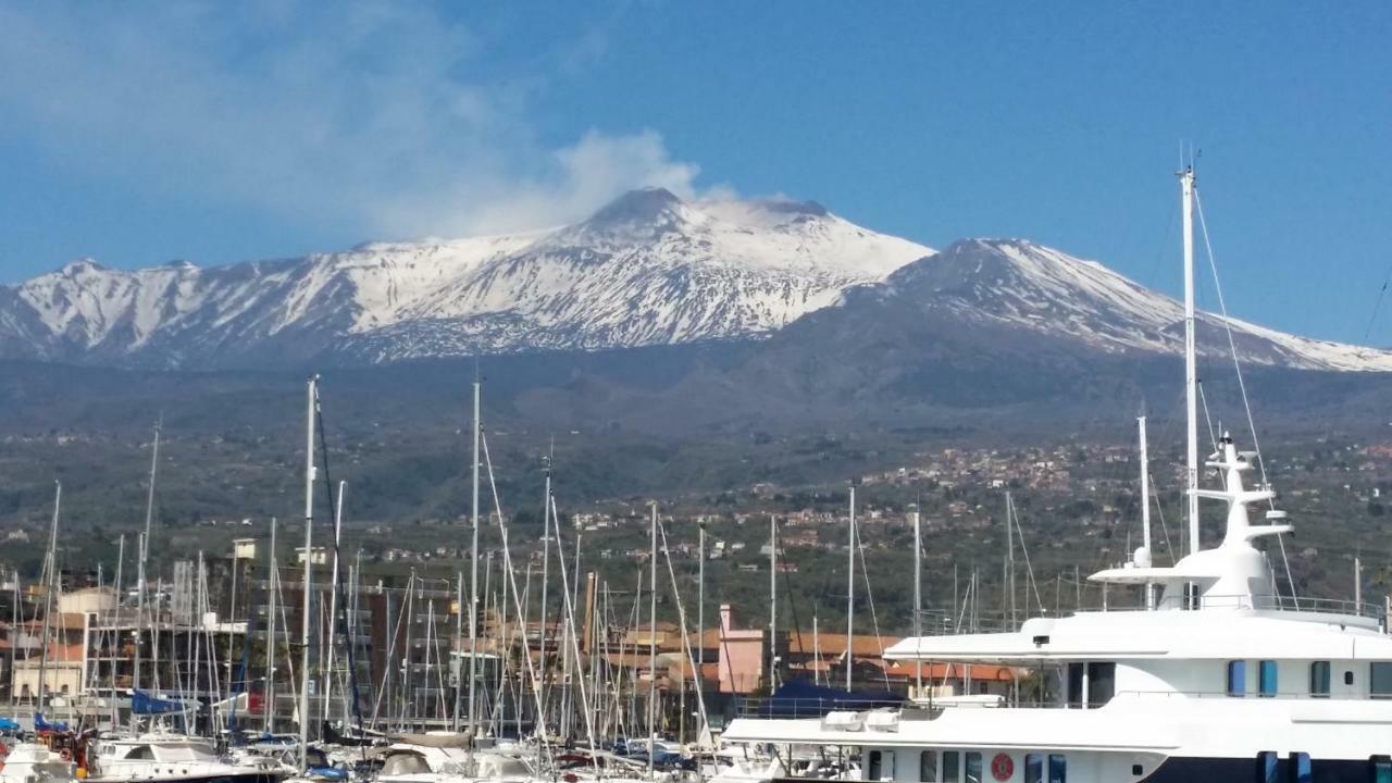 Casa Donna Rosaria Tra Etna E Taormina Apartman Riposto Kültér fotó
