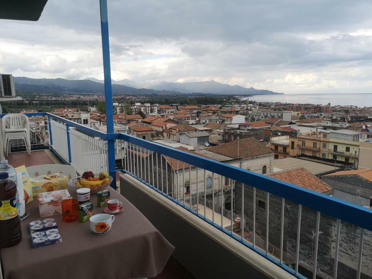 Casa Donna Rosaria Tra Etna E Taormina Apartman Riposto Kültér fotó
