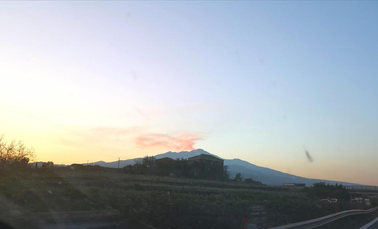 Casa Donna Rosaria Tra Etna E Taormina Apartman Riposto Kültér fotó